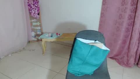 VICKY online show from 03/07/25, 04:33