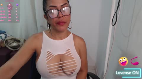 Snapshot of victoria_milf06 chatting on 12/12/24, 02:59 victoria online show from 12/12/24, 02:59