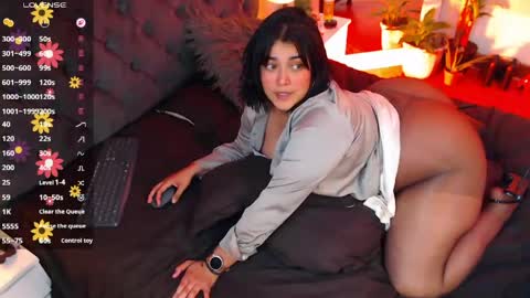 Snapshot of victoria_monteroo chatting on 05/02/26, 01:54 Call me Vic online show from 05/02/26, 01:54