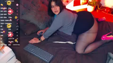 Snapshot of victoria_monteroo chatting on 05/13/26, 12:41 Call me Vic online show from 05/13/26, 12:41