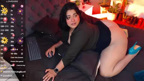 Snapshot of victoria_monteroo chatting on 05/22/26, 12:18 Call me Vic online show from 05/22/26, 12:18