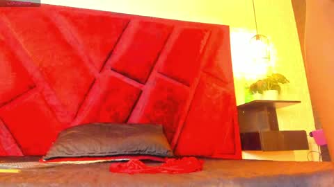 Vicky  online show from 04/12/26, 03:55