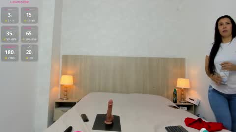 victoria_pachon online show from 11/06/25, 07:15