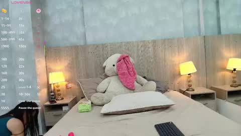 victoria_pachon online show from 05/18/26, 10:37
