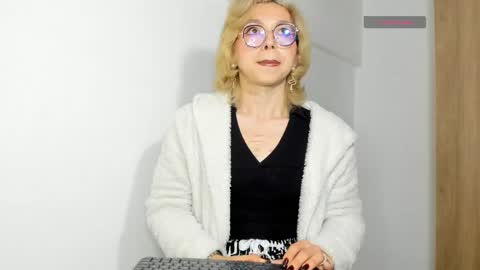 D A N I online show from 05/24/26, 09:53