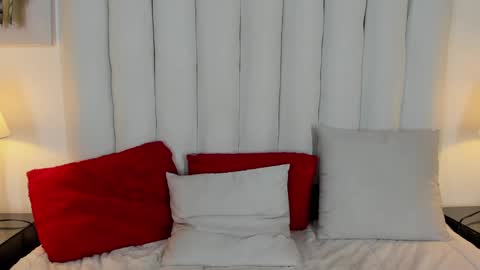 Snapshot of victoria_queen2 chatting on 02/01/25, 04:14 victoria_queen2 online show from 02/01/25, 04:14