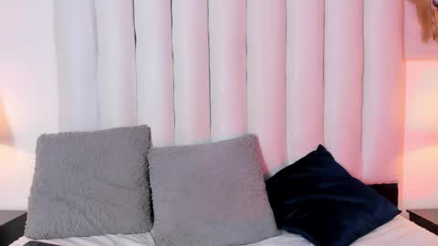 victoria_queen2 online show from 05/16/26, 02:19