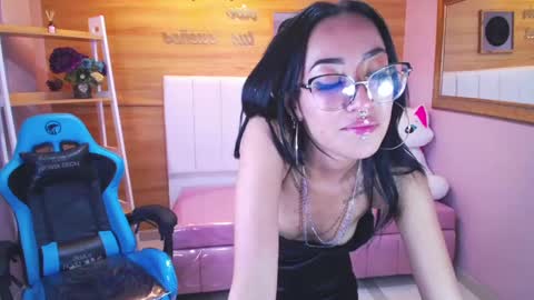 Snapshot of victoria_ricci_a chatting on 01/25/25, 02:26 Victoria online show from 01/25/25, 02:26