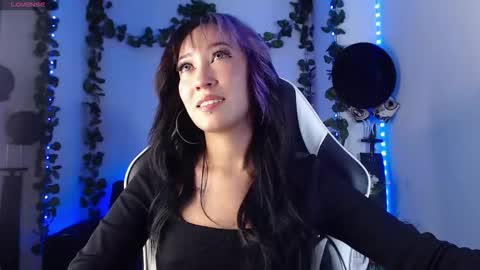 Victoria  online show from 11/20/25, 06:02