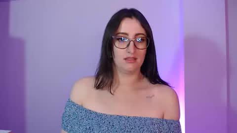 Victoria online show from 12/18/24, 07:30