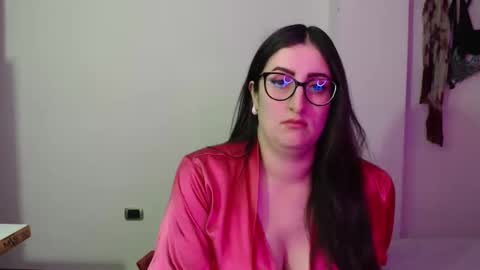 Victoria online show from 04/18/26, 09:15