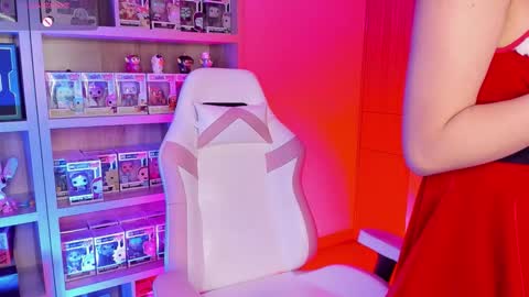 Victoria online show from 12/14/25, 04:51