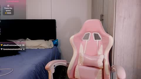 Snapshot of victoria_smile_ chatting on 02/09/25, 12:39 Victoria online show from 02/09/25, 12:39