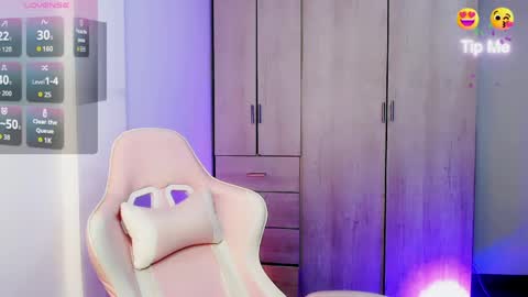 Snapshot of victoria_smile_ chatting on 05/30/26, 09:23 Victoria online show from 05/30/26, 09:23
