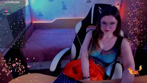 Snapshot of victoria_the_fox chatting on 02/03/25, 08:46    -   The Divine Fox online show from 02/03/25, 08:46