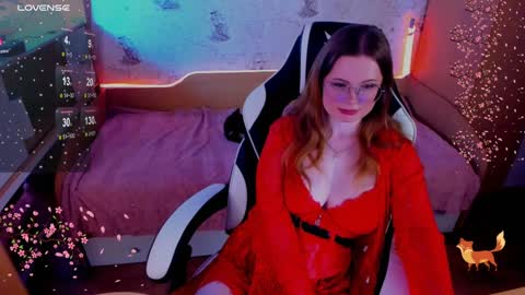 Snapshot of victoria_the_fox chatting on 02/06/25, 05:57    -   The Divine Fox online show from 02/06/25, 05:57