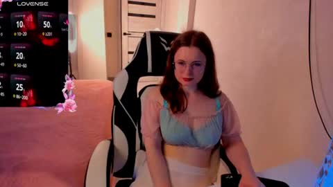 Snapshot of victoria_the_fox chatting on 07/27/26, 06:09 - The Divine Fox online show from 07/27/26, 06:09