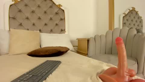 Snapshot of victoria_vallejo chatting on 02/10/25, 05:41 victoria  online show from 02/10/25, 05:41