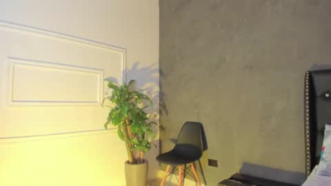 Snapshot of victoria_vallejo_01 chatting on 06/27/26, 12:22 Victoria online show from 06/27/26, 12:22