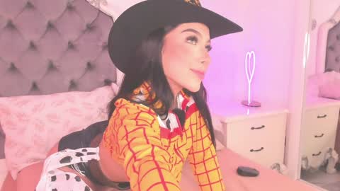 Snapshot of victoria_watsson chatting on 02/08/25, 12:17 victoria_watsson online show from 02/08/25, 12:17