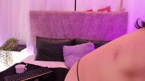 victoriaa_anderson_ online show from 04/23/26, 01:24