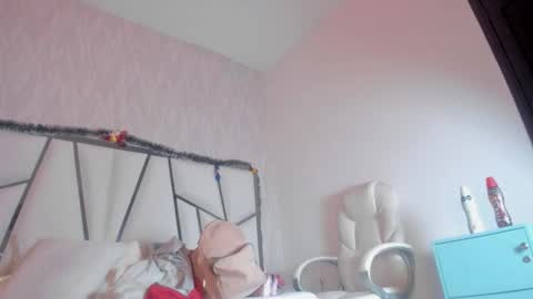 Victoria Sofia online show from 11/24/25, 07:13