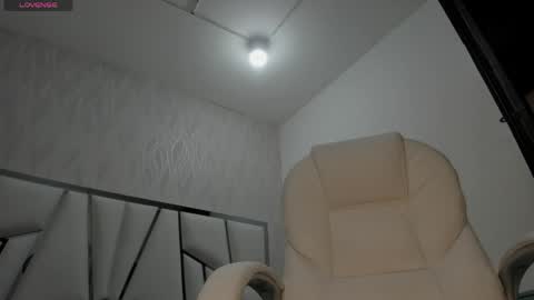 Snapshot of victoriaa_millers chatting on 05/03/26, 06:58 Victoria Sofia online show from 05/03/26, 06:58