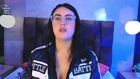 Victoria Andrade online show from 04/15/26, 12:23