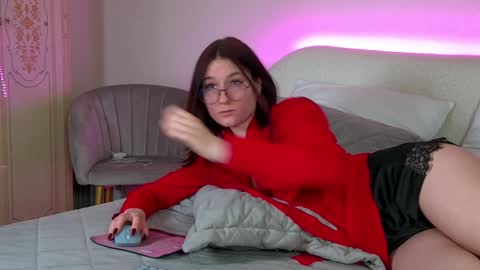 Victoria online show from 01/31/25, 03:33