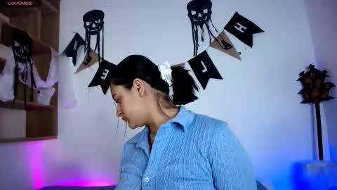 Victoria online show from 10/11/25, 11:53