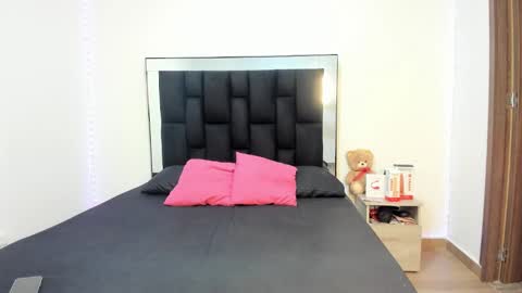 VICTORIA online show from 02/26/25, 12:03