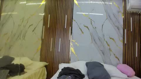 Victoria  online show from 01/16/26, 08:02