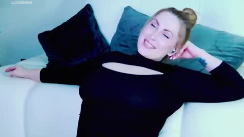 Miss V online show from 11/13/25, 05:28