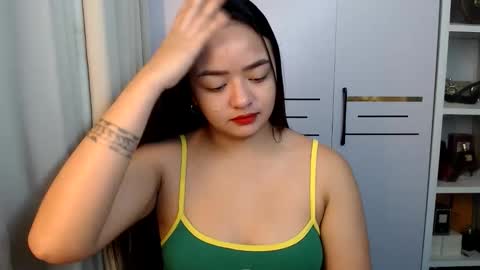 Victoria Harper online show from 04/22/26, 02:40