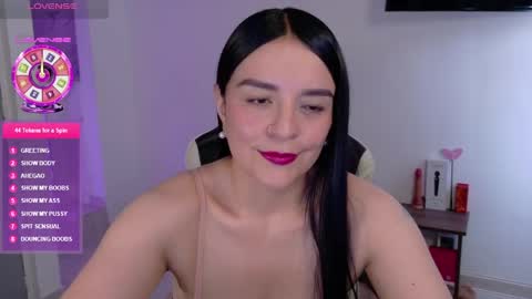 Snapshot of victoriahot_23 chatting on 04/24/26, 03:25 Kim 3 online show from 04/24/26, 03:25