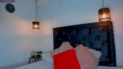 Victoria  online show from 04/08/26, 12:05