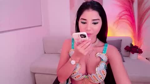 Victoria online show from 10/31/25, 11:39