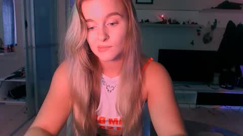 Eva and Victor online show from 09/12/25, 10:04