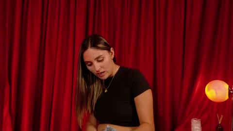 VictoriaNova online show from 04/21/26, 01:53