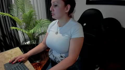 Snapshot of victoriapaker chatting on 05/02/26, 11:26 victoriapaker online show from 05/02/26, 11:26