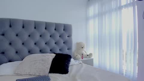 Victoria online show from 09/13/25, 11:43