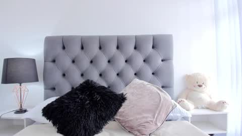 Victoria online show from 09/15/25, 02:39