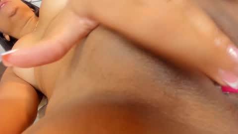 Maria Victoria online show from 02/01/25, 02:45