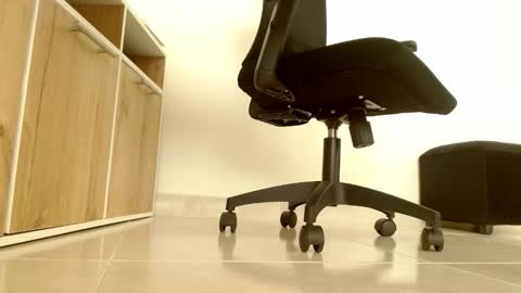 Victoria online show from 02/27/26, 05:46