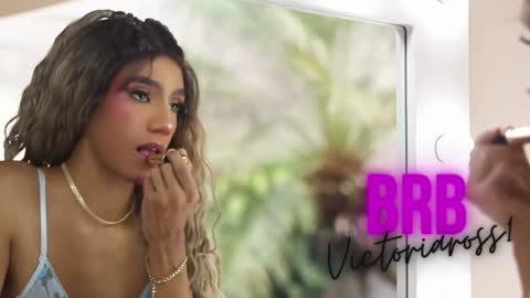 Snapshot of victoriaross1 chatting on 12/19/24, 02:46 VictoriaRoss online show from 12/19/24, 02:46