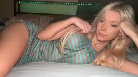 Victoriarrose online show from 07/07/26, 09:41