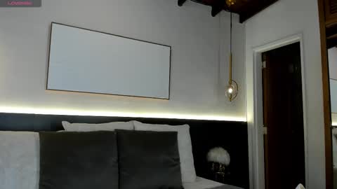 Victoria Shelby  online show from 09/17/25, 11:34