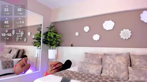 Victoria Shelby  online show from 10/12/25, 11:53