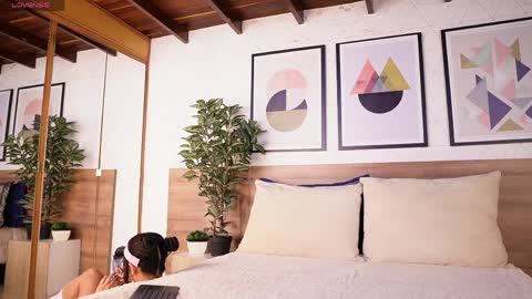 Victoria Shelby  online show from 04/09/26, 11:37