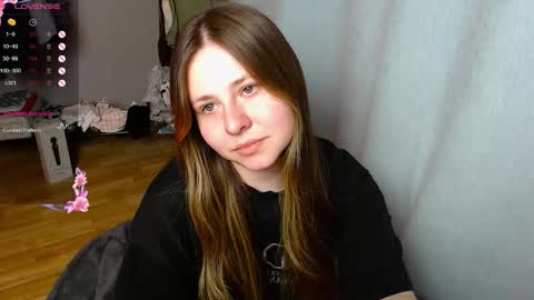 victoriassecrets_ online show from 12/16/25, 04:56